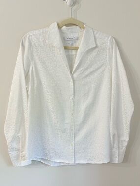 Foxcroft ✨ Gorgeous White Jacquard Button-Up Blouse
